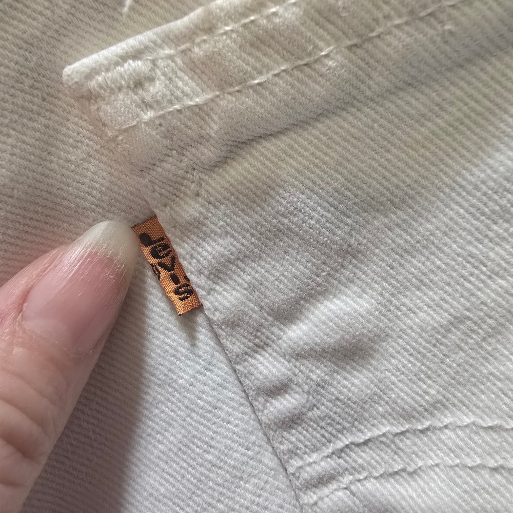 Vintage Levi's 951 Relaxed Fit Distressed Denim Shorts White Heart Orange Tab 10 - Picture 8 of 10